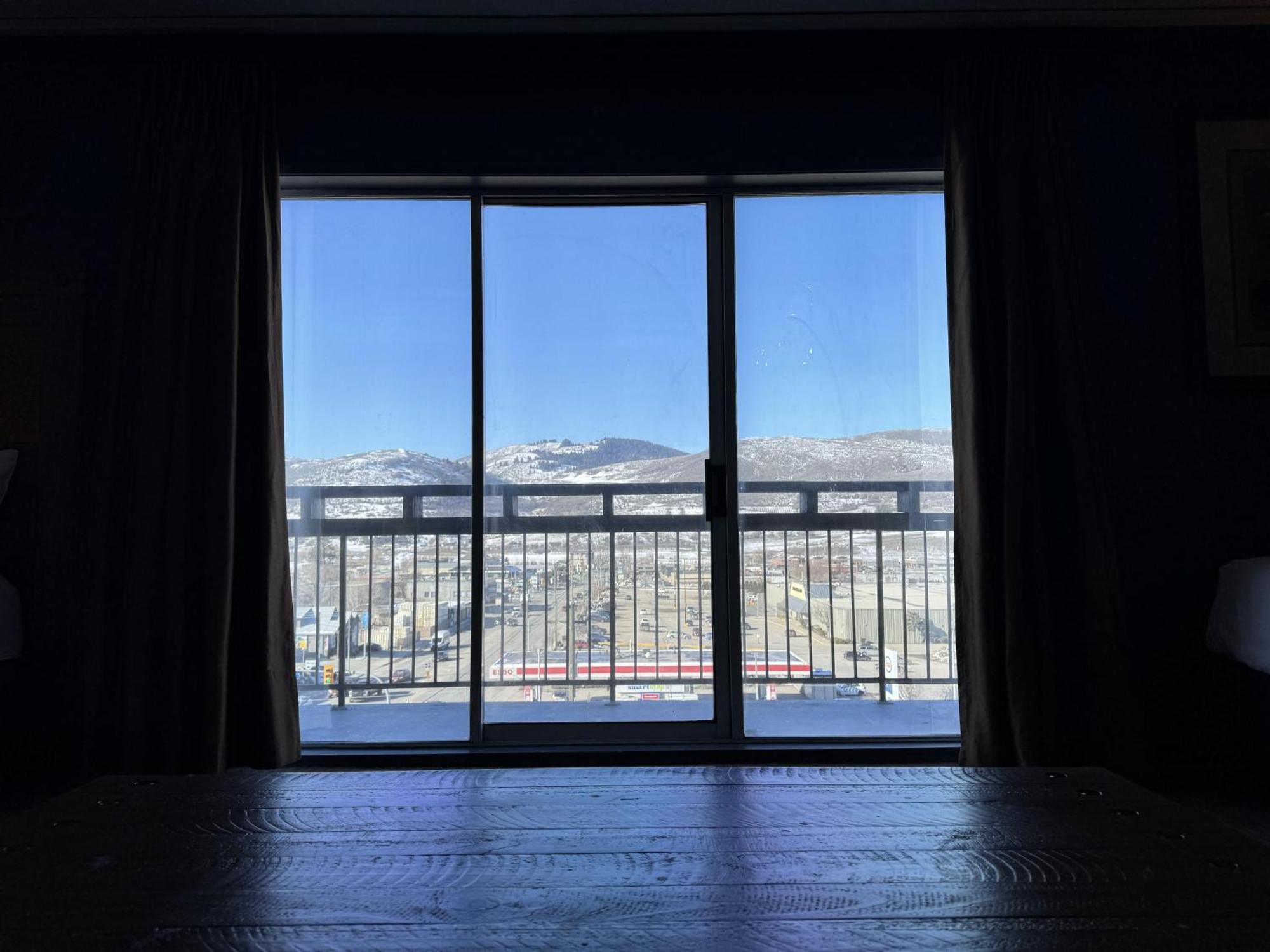 Divya Sutra Plaza And Conference Centre, Vernon, Bc ภายนอก รูปภาพ